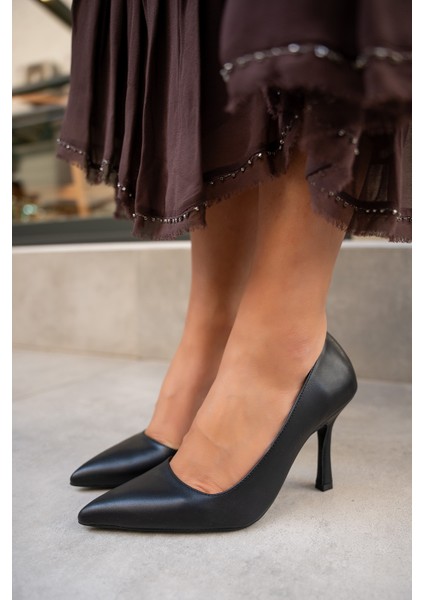 Relly Siyah Deri Topuklu Ayakkabı modelleri