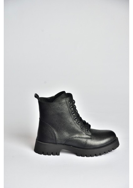 V555700703 Siyah Hakiki Deri Bağcıklı Kadın Bot fırsatları
