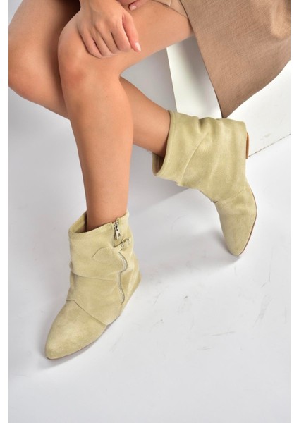 V380614202 Bej Hakiki Deri Süet Fermuar Detaylı Günlük Kadın Bot