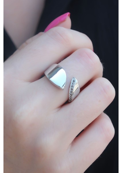 Gümüş Renk Zirkon Taşlı Kadın Yüzük - Lisinya