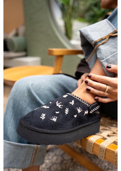 Tavia Siyah Süet Nakışlı Kürklü Bot modelleri