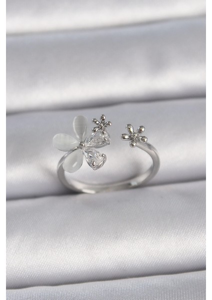 Bfs Pirinç Gümüş Renk Ayarlanabilir Zirkon Taşlı Beyaz Mineli Yaprak Model Kadın Yüzük