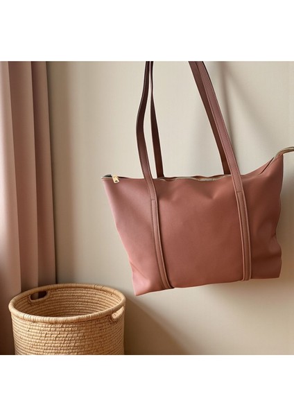 Şerit Detaylı Büyük Boy Geniş Hacimli Cep Detaylı Kadın Omuz Çantası fiyatları