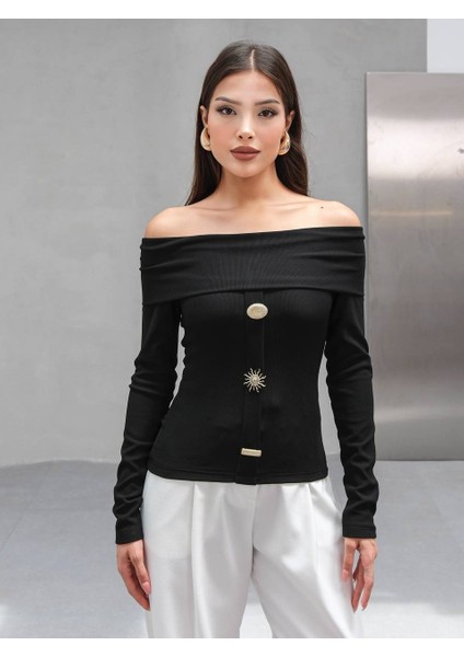 Madonna Yaka Üç Düğmeli Bluz
