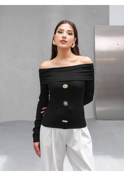 Madonna Yaka Üç Düğmeli Bluz