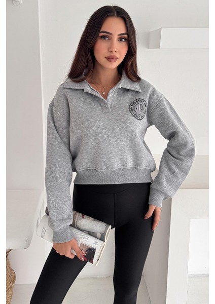 Kadın Baskılı Oversize Sweatshirt – Sporty Season 1992 fırsatları