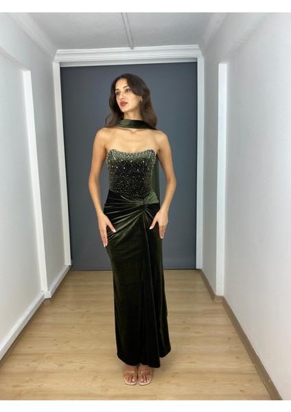 Haki Kadife Straplez Likralı Üst Inci Taş Detaylı Yırtmaçlı Uzun Abiye Elbise