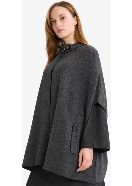 Dik Yaka Toka Detaylı Triko Pelerin G3053AX25AU modelleri