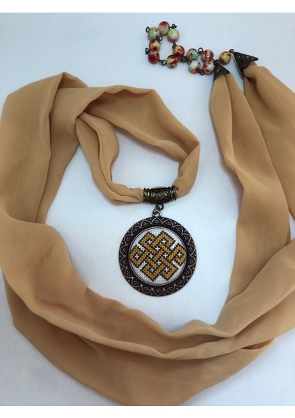 Kanaviçe Işlemeli Fular Kolye modelleri