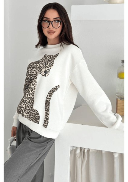 Leopar Baskı Detaylı Sweatshirt Beyaz modelleri