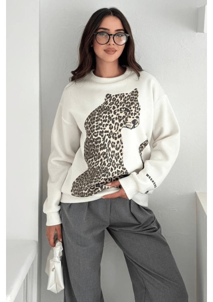 Leopar Baskı Detaylı Sweatshirt Beyaz fırsatları