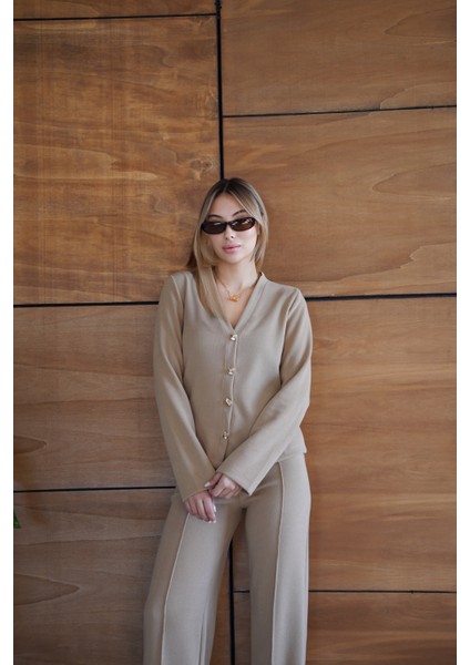 Selanik Kumaş Geniş Paça Düğmeli Ceketli Kadın Takım