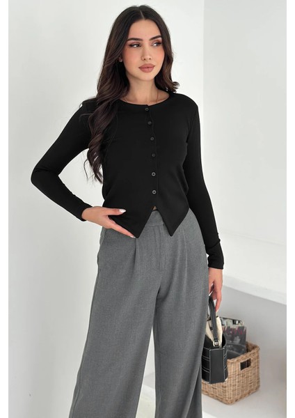 Kadın Sivri Etek Uçlu Düğmeli Bluz – Modern & Şehirli Stil