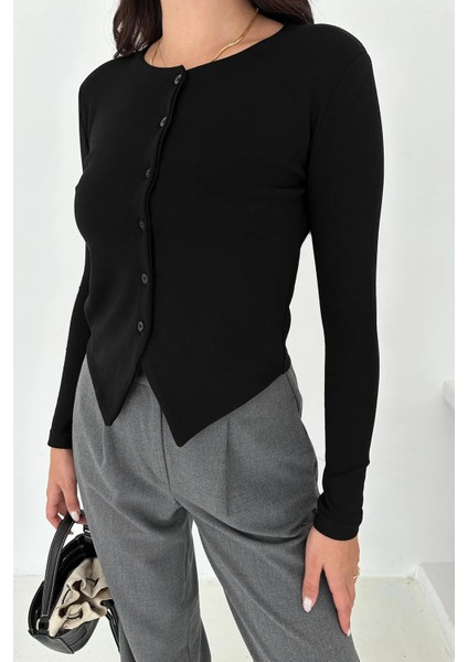 Kadın Sivri Etek Uçlu Düğmeli Bluz – Modern & Şehirli Stil fırsatları