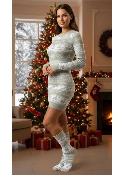 Kadın Yılbaşı Havlu Desenli Çorap – Pamuklu, Kalın ve Sıcak Tutan Noel Temalı Tekli Çorap