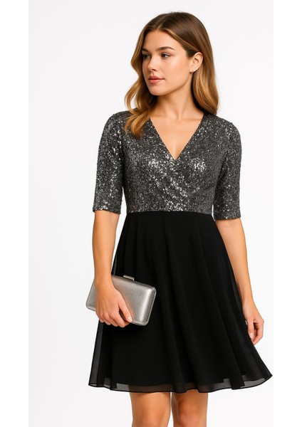 Kadın Büyük Beden Gümüş-Siyah, Pul Payet Detaylı, Anvelop Yaka Abiye Elbise 65N39202