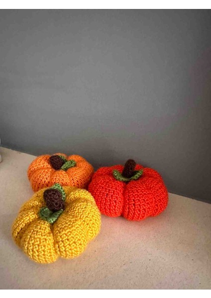 El Yapımı Amigurumi Balkabağı Dekor – Örgü Masa ve Ev Süsleme Aksesuarı / Sonbahar – Yeni Sezon fiyatları