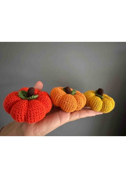 El Yapımı Amigurumi Balkabağı Dekor – Örgü Masa ve Ev Süsleme Aksesuarı / Sonbahar – Yeni Sezon indirimleri