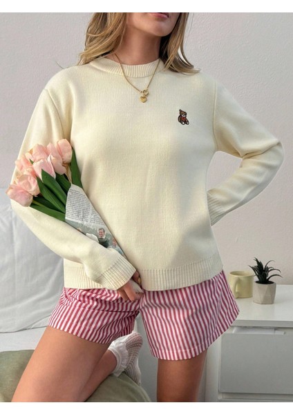 Kadın Bisiklet Yaka Ayıcık Işlemeli Triko Kazak