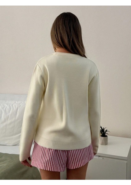 Kadın Bisiklet Yaka Ayıcık Işlemeli Triko Kazak fırsatları