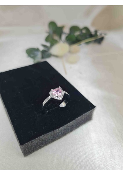 Kalp Kesim Pembe Taşlı Zarif Kadın Yüzük – Işıltılı Gümüş Renk Ayarlanabilir Model
