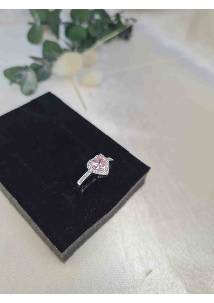 Kalp Kesim Pembe Taşlı Zarif Kadın Yüzük – Işıltılı Gümüş Renk Ayarlanabilir Model modelleri