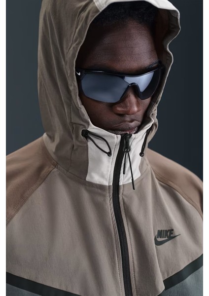 Tech Windrunner Woven Full Zip Loose Fit Jacket Erkek Bol Kesim Paraşüt Kumaş Kapüşonlu Ceket Antrasit Kahverengi indirimleri