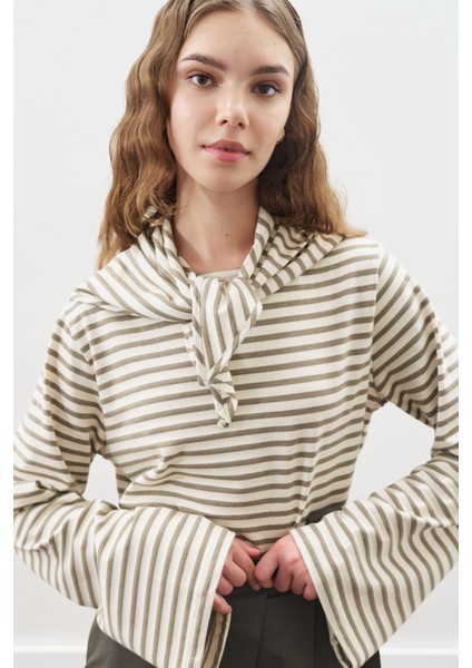 Şal Detaylı Çizgili Tshırt Haki