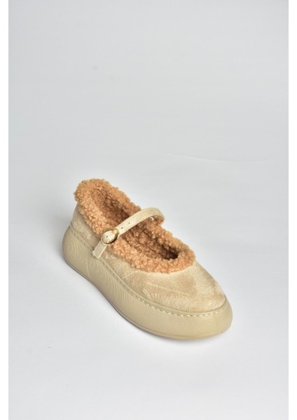 V811269502 Bej Süet Içi Kürklü Günlük Kadın Ayakkabı