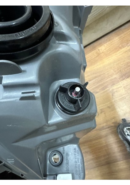 Toyota Yaris Ön Sağ Sol Far Lambası Elektırıklı Tip 2003-2005 fırsatları