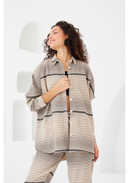 Yatay Çizgi Desenli Oversize Kesim Gömlek modelleri