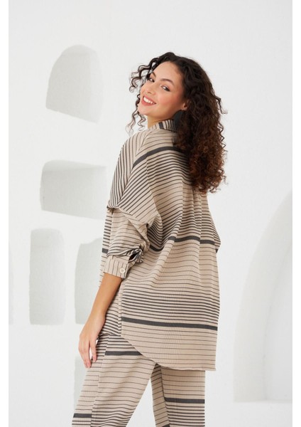 Yatay Çizgi Desenli Oversize Kesim Gömlek fırsatları