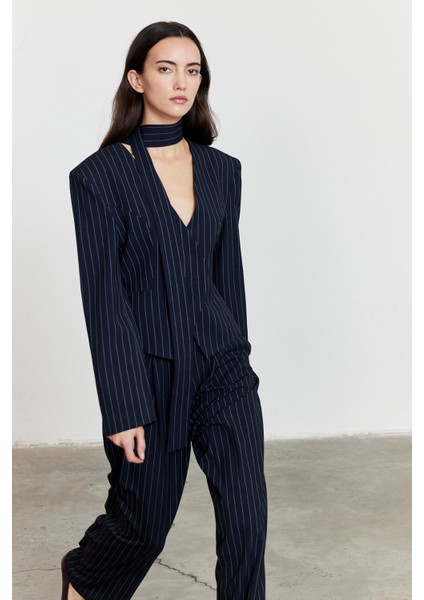 Çizgili Belden Oturmalı Fular Detay Blazer Lacivert fiyatları