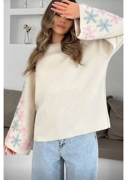 Kadın Bisiklet Yaka Kollar Çiçek Nakışlı Salaş Triko Kazak P-00019005 fiyatları