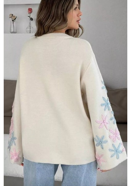 Kadın Bisiklet Yaka Kollar Çiçek Nakışlı Salaş Triko Kazak P-00019005 fırsatları