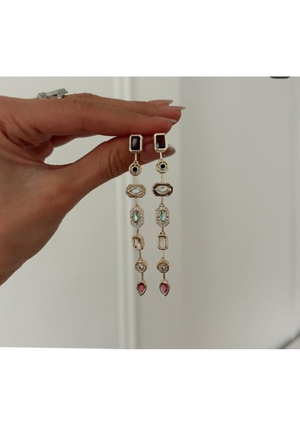 Taş Detaylı Sallantılı Küpe