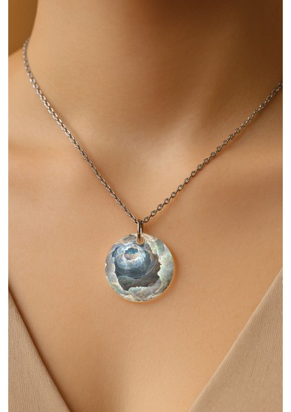 Şeffaf Sert Akrilik Kolye Ucu ve Üzeri Zincirli Desenli Kolye Bulut Tüneli