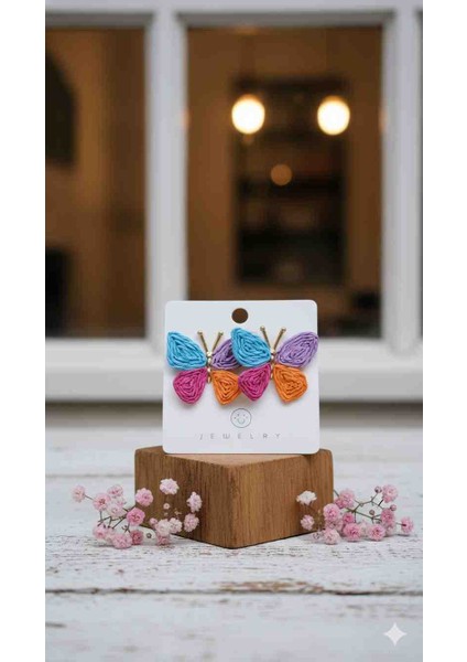 Hasır Örgü Kelebek Figürlü Renkli Küpe