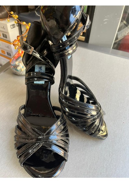 Siyah Rugan Deri 8,5 cm 11 Pont Çok Bantlı Model Tango, Dans ve Salon Ayakkabısı modelleri