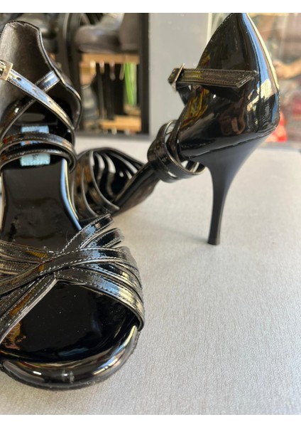Siyah Rugan Deri 8,5 cm 11 Pont Çok Bantlı Model Tango, Dans ve Salon Ayakkabısı fırsatları