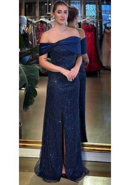 Lacivert Madonna Yaka Yırtmaçlı Düz Kesim Pullu Boncuklu Uzun Abiye Elbise 11029-01