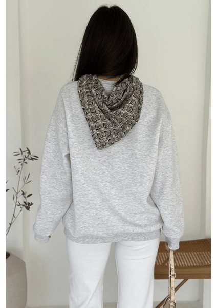 Kadın Dekoratif Yakalı Likralı Sweatshirt – Konforlu & Karakterli Stil fiyatları