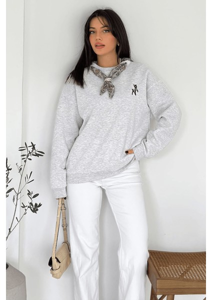 Kadın Dekoratif Yakalı Likralı Sweatshirt – Konforlu & Karakterli Stil modelleri
