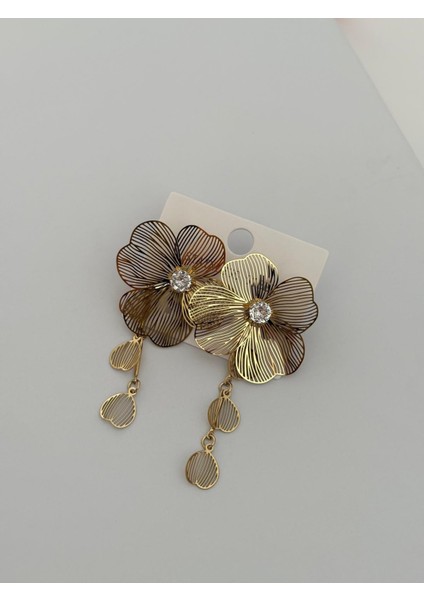 Çiçek Model Ince Plaka Taş ve Kalp Detay Sallantılı Gold Çelik Küpe fiyatları