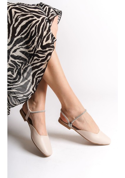 Carolıne Lastikli Ortopedik Rahat Taban Bilekten Taş Detaylı Kadın Babet Ayakkabı Ckt - Krem