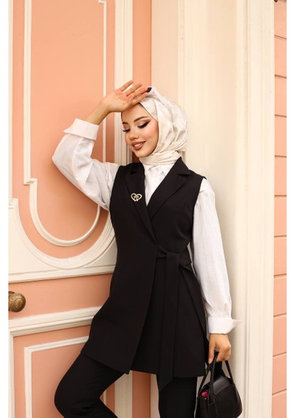 Broş Detay Kuşaklı Yelek Takım fiyatları