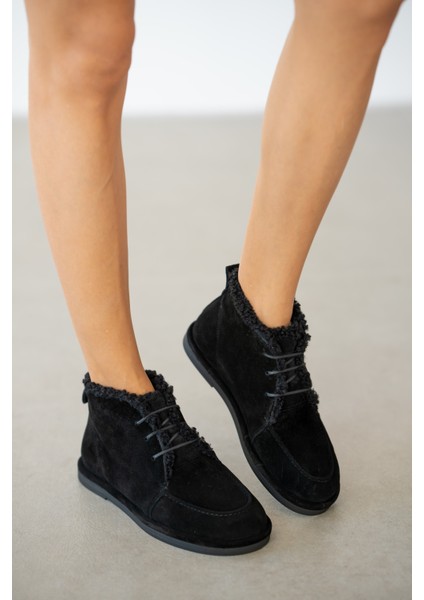 Averon Hakiki Deri Kürklü Bağcık Detaylı Kadın Bot- Siyah Süet