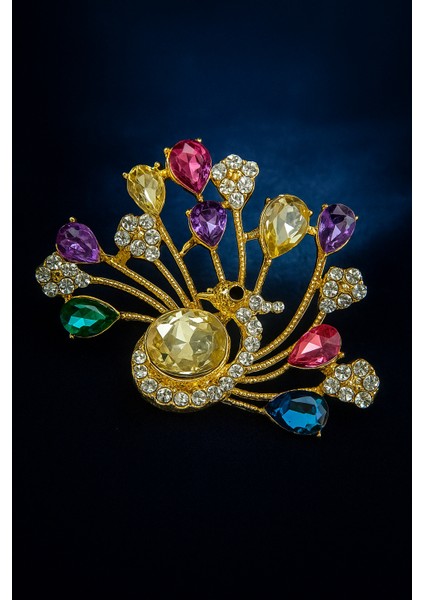 Göksunun Izi Altın Tonlu Renkli Taşlı Tavus Kuşu Şeklinde Işıltılı Zarif Broş Aksesuar
