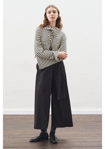 Etek Görünümlü Pantolon Siyah indirimleri