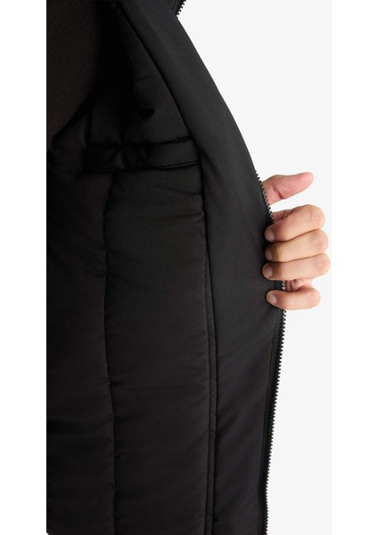 Su İtici Regular Fit Kapüşonlu Fermuarlı Cepli Mont A2620AX25WN